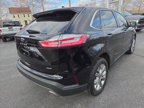 Black 2024 Ford Edge Titanium