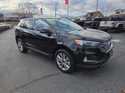 Black 2024 Ford Edge Titanium