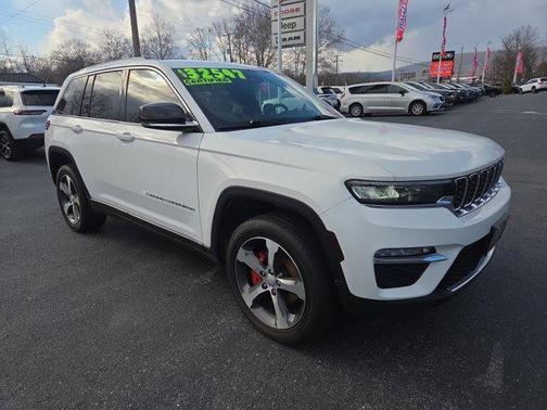 Bright White Clearcoat 2023 Jeep Grand Cherokee Limited