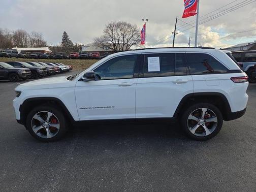 Bright White Clearcoat 2023 Jeep Grand Cherokee Limited