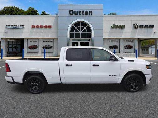 Bright White Clearcoat 2027 RAM 1500 Big Horn