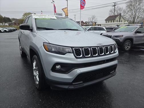 2024 Jeep Compass Latitude Lux FWD