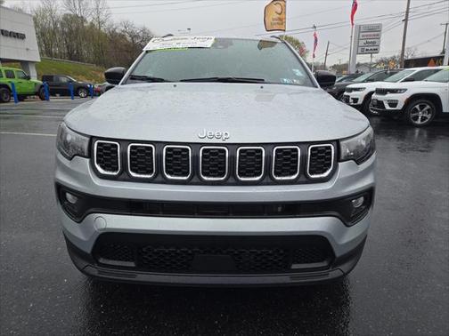 2024 Jeep Compass Latitude Lux FWD