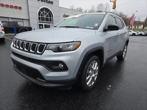 2024 Jeep Compass Latitude Lux FWD