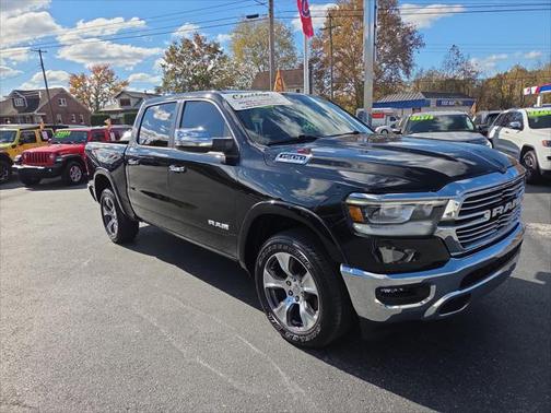 2022 RAM 1500 Laramie Crew Cab 4x4 57' Box