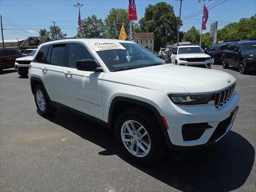 2023 Jeep Grand Cherokee Laredo 4x4