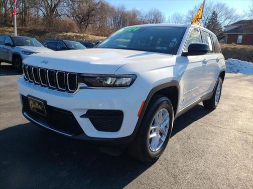 2023 Jeep Grand Cherokee Laredo 4x4