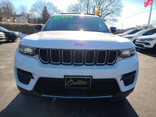 2023 Jeep Grand Cherokee Laredo 4x4