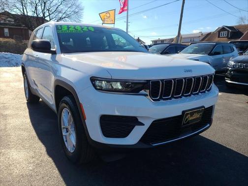 2023 Jeep Grand Cherokee Laredo 4x4