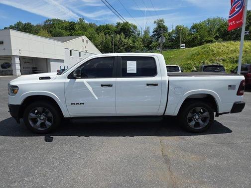 Bright White Clearcoat 2023 RAM 1500 Big Horn