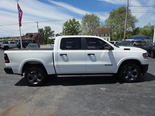 Bright White Clearcoat 2023 RAM 1500 Big Horn