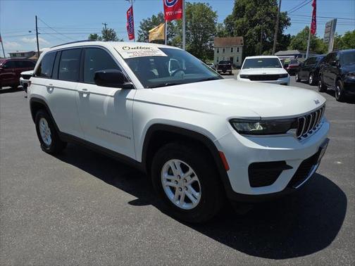 2023 Jeep Grand Cherokee Laredo 4x4