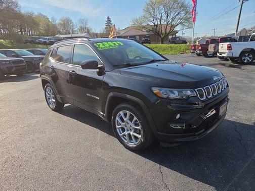 Diamond Black 2022 Jeep Compass Latitude Lux
