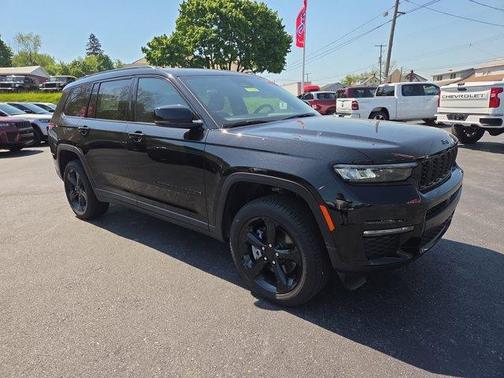 Metallic 2026 Jeep Grand Cherokee Laredo