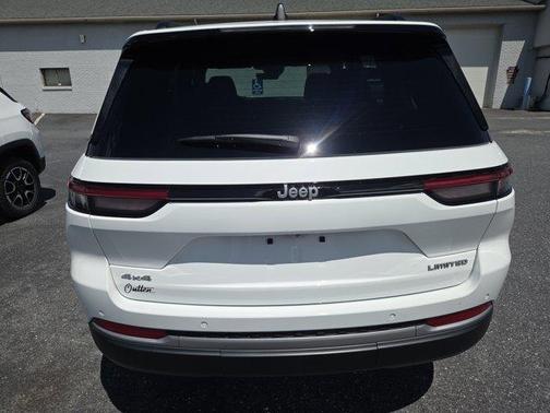 Bright White Clearcoat 2026 Jeep Grand Cherokee Limited