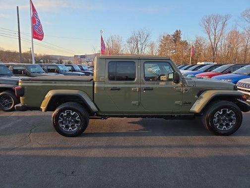 Sahara Beige 2026 Jeep Gladiator Sport
