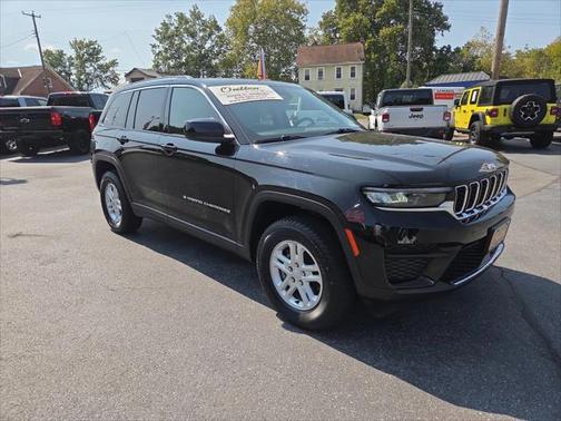 2022 Jeep Grand Cherokee Laredo 4x4