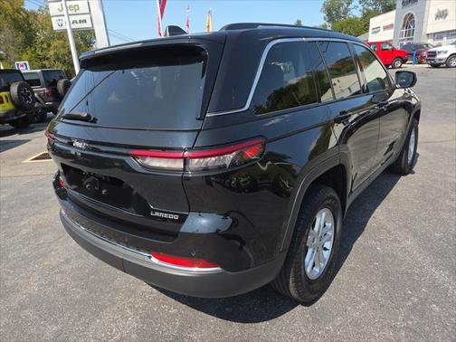 2022 Jeep Grand Cherokee Laredo 4x4