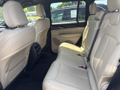 Bright White Clearcoat 2023 Jeep Grand Cherokee Limited