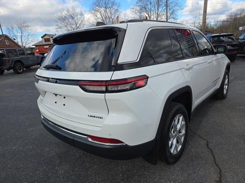 Bright White Clearcoat 2023 Jeep Grand Cherokee Limited