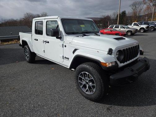 Bright White Clearcoat 2026 Jeep Gladiator Sport