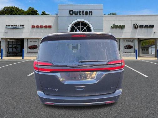 Maximum Steel Metallic 2021 Chrysler Pacifica Touring-L