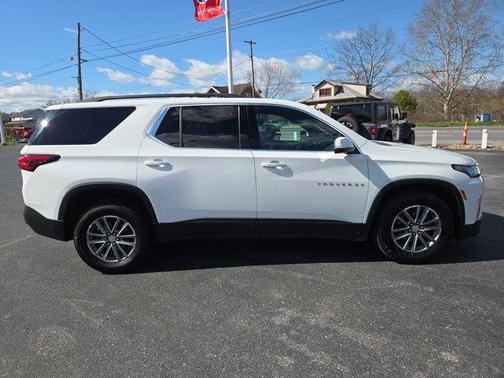 Summit White 2023 Chevrolet Traverse LT Cloth