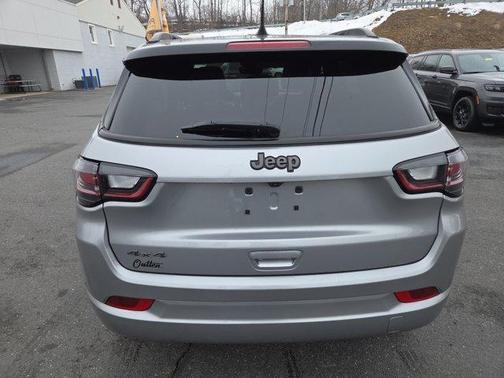 Billet Silver Metallic Clearcoat 2022 Jeep Compass Altitude