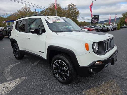 Alpine White Clearcoat 2023 Jeep Renegade Latitude