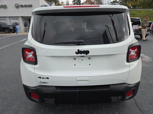 Alpine White Clearcoat 2023 Jeep Renegade Latitude
