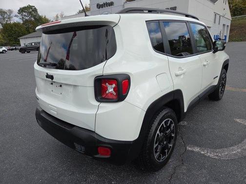 Alpine White Clearcoat 2023 Jeep Renegade Latitude