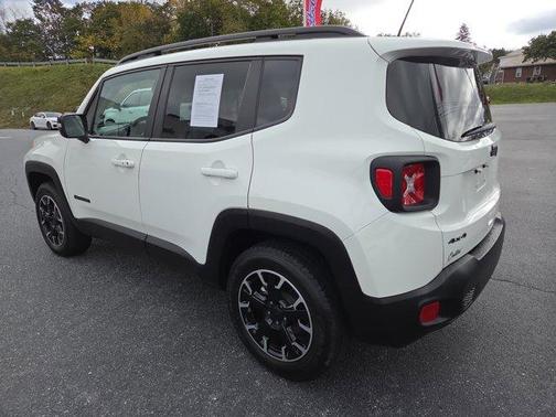Alpine White Clearcoat 2023 Jeep Renegade Latitude