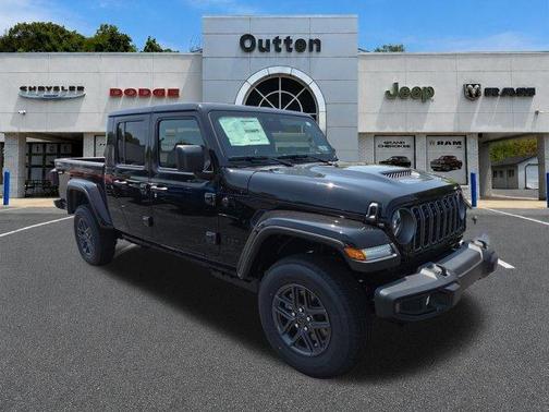 Black Clearcoat 2026 Jeep Gladiator Sport