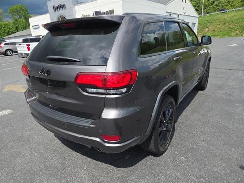 2021 Jeep Grand Cherokee Laredo X 4x4