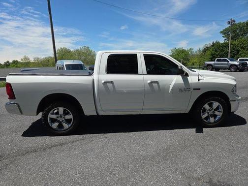 Bright White Clearcoat 2016 RAM 1500 Big Horn
