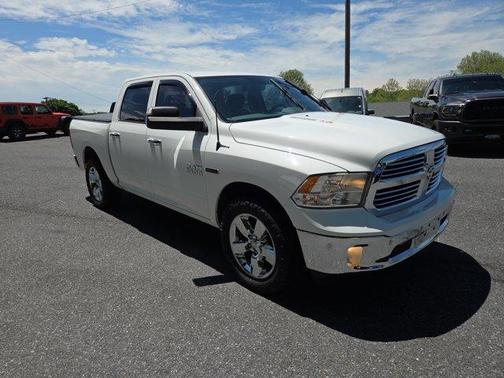 Bright White Clearcoat 2016 RAM 1500 Big Horn