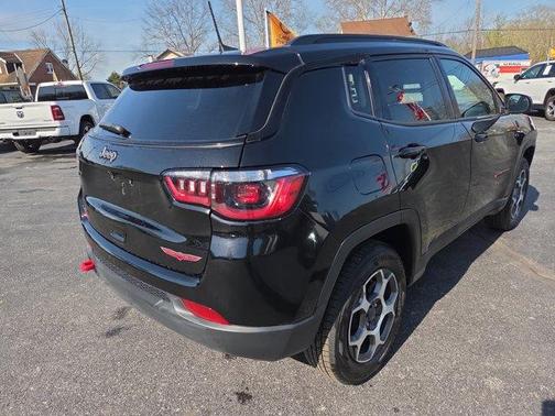 Diamond Black 2022 Jeep Compass Trailhawk