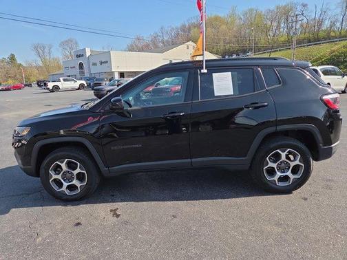 Diamond Black 2022 Jeep Compass Trailhawk