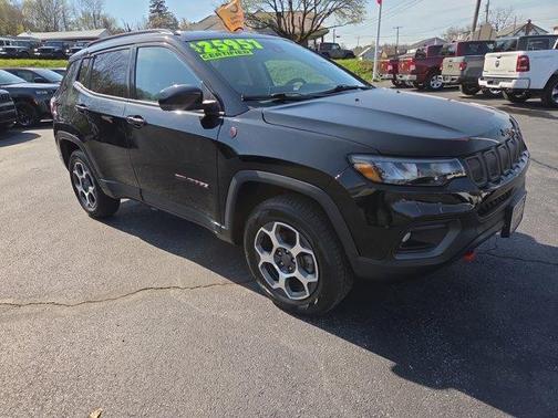 Diamond Black 2022 Jeep Compass Trailhawk