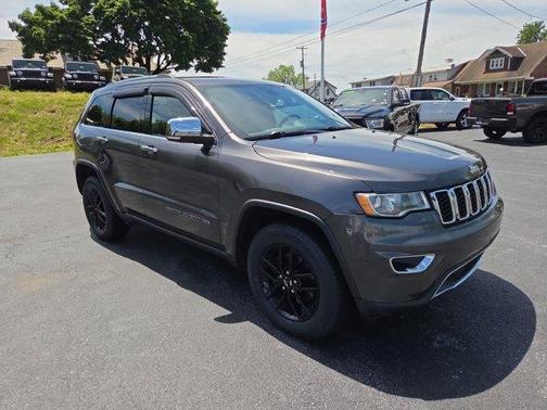 Granite Crystal Clearcoat Metallic 2017 Jeep Grand Cherokee Limited