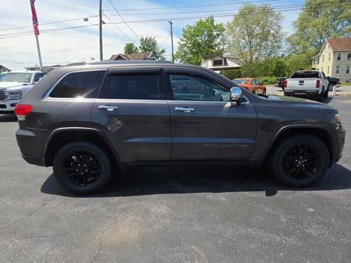 Granite Crystal Clearcoat Metallic 2017 Jeep Grand Cherokee Limited