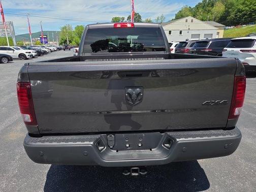 Granite Crystal Clearcoat Metallic 2022 RAM 1500 Classic SLT
