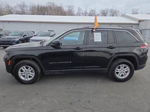 Diamond Black 2023 Jeep Grand Cherokee Laredo