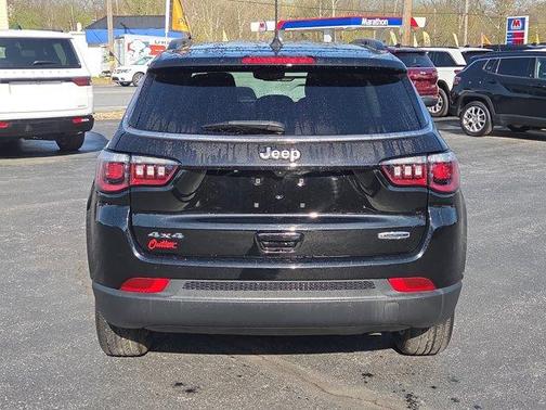 Diamond Black 2022 Jeep Compass Latitude Lux