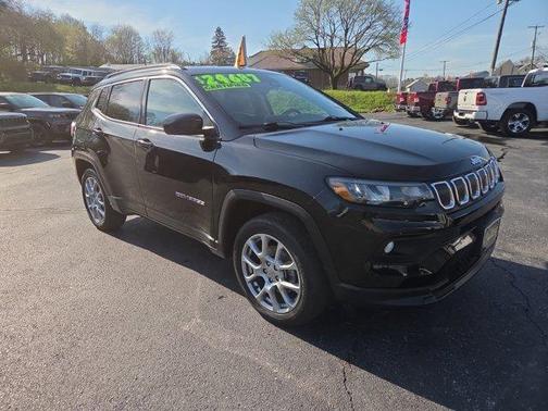 Diamond Black 2022 Jeep Compass Latitude Lux