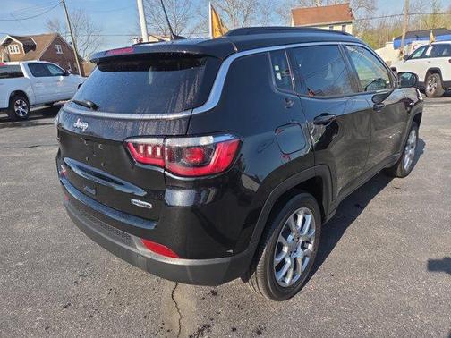 Diamond Black 2022 Jeep Compass Latitude Lux