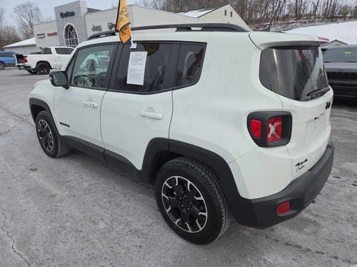 Alpine White Clearcoat 2023 Jeep Renegade Latitude