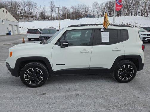 Alpine White Clearcoat 2023 Jeep Renegade Latitude
