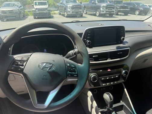 Black Noir Pearl 2019 Hyundai TUCSON SE