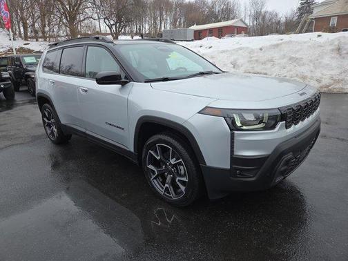 Silver Zynith Clearcoat 2026 Jeep Cherokee Overland